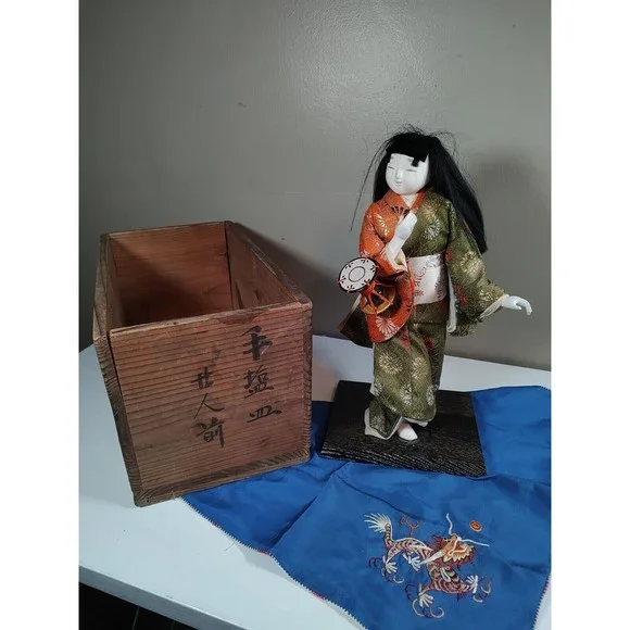 Vintage Japanese Geisha Doll w Kimono and Drum w/ Wood Base